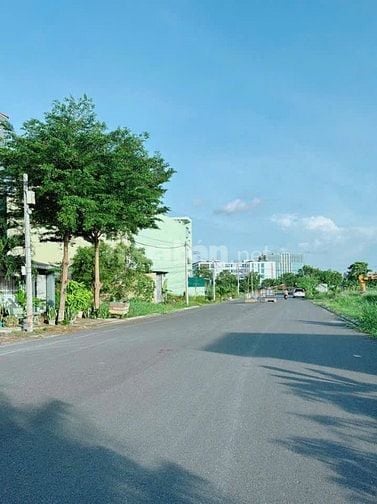 Cần bán nền đất gần đường Tạ Quang Bửu ở KDC 13A  - 105m2 giá 37 Tr/m