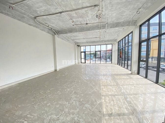  Cho thuê nguyên sàn lầu 2 – mặt tiền lớn gần nhà ga T3 (Tân Sơn Nhất)