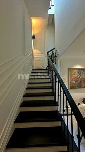 Biệt thự Nguyễn Văn Hưởng, P. Thảo Điền. 200m2 (10 x 20)