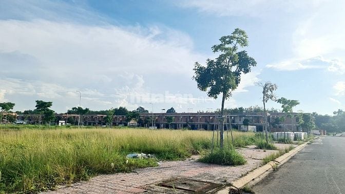 Bán gấp lô đất tại Mega City của Kim Oanh giá rẻ