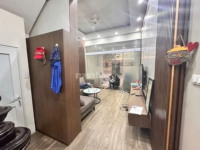 Siêu phẩm  Cầu Giấy, 10m ra ô tô tránh, 42m2, 4Tầng, MT4m, giá 12,6 tỷ