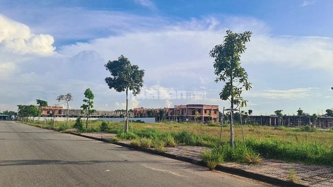 Bán gấp lô đất tại Mega City của Kim Oanh giá rẻ