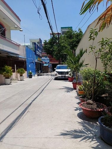Bán nhà hai góc mặt tiền Quận 6 đẹp