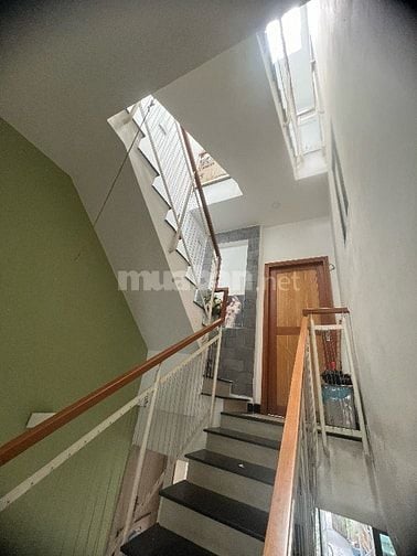 Nhà Đẹp Quận 12 – 1 Trệt 2 Lầu, 50m², Hẻm Rộng, Giá Mềm