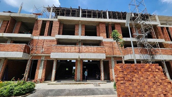 🔥 Cá mập mắc cạn - Nhà đẹp bình chánh - Giá chỉ bằng căn hộ chung cư 