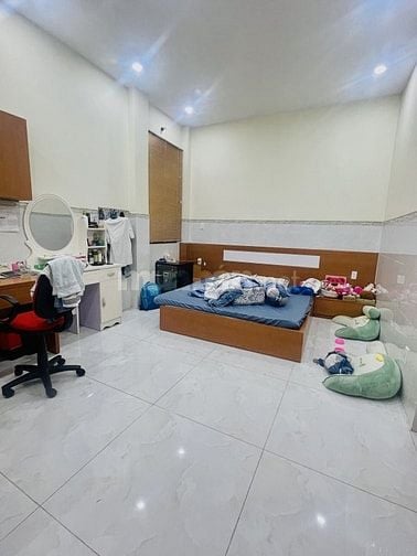 BÌNH THẠNH- GẦN BV UNG BƯỚU- HXH THÔNG- 135m2 NỞ HẬU- 4 TẦNG- 19,x TỶ