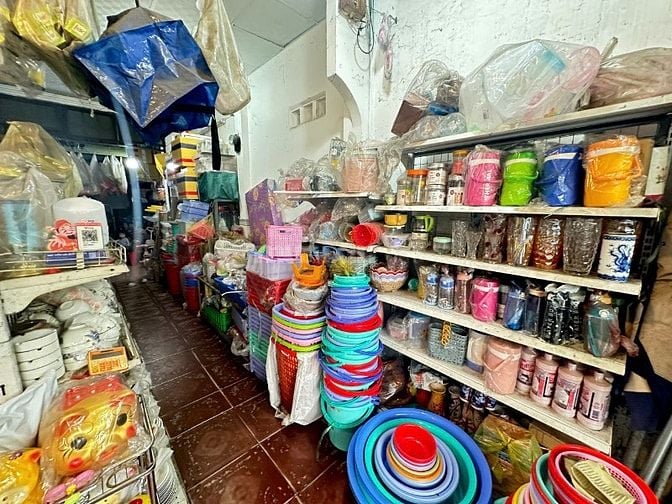 Sang lại cửa hàng đồ gia đình mặt tiền đường TTN1 sau chợ Lạc Quang