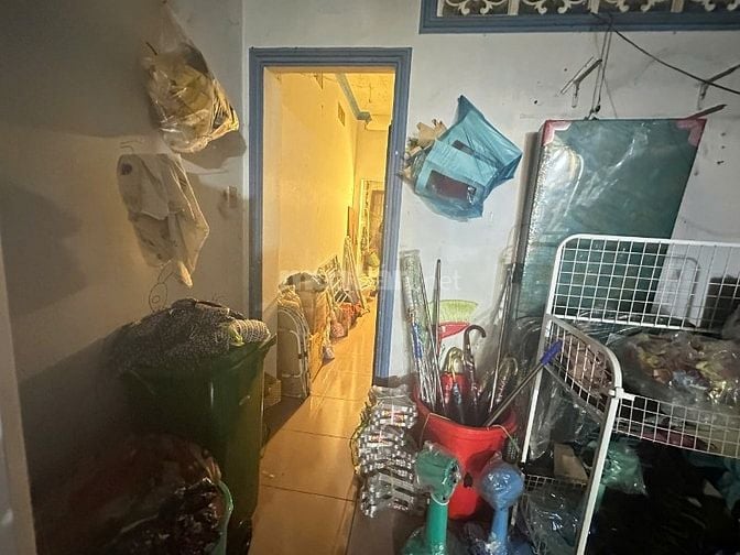 Sang lại cửa hàng đồ gia đình mặt tiền đường TTN1 sau chợ Lạc Quang