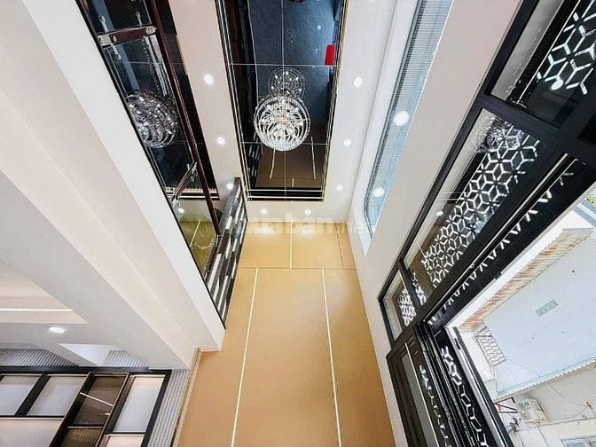  Lên sóng nhà mới giá chỉ 2tỷ230 hẻm rộng 8m Phạm Văn Bạch,Tân Bình