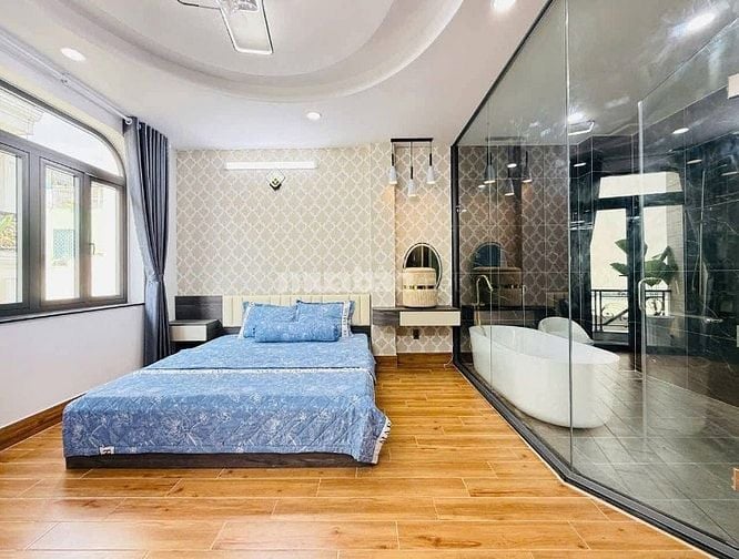  Lên sóng nhà mới giá chỉ 2tỷ230 hẻm rộng 8m Phạm Văn Bạch,Tân Bình