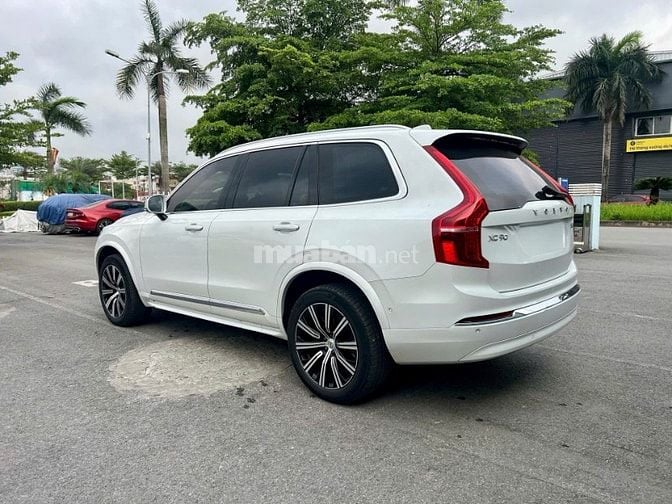 Volvo Selekt Hà Nội đang sẵn 1 chiếc Volvo XC90 siêu lướt phiên bản má