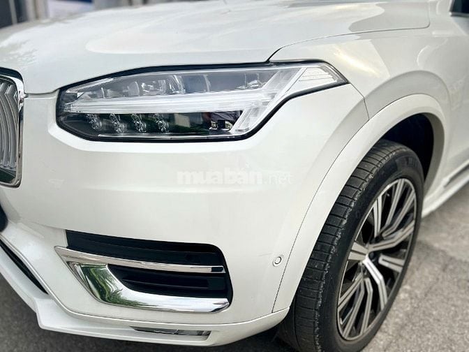 Volvo Selekt Hà Nội đang sẵn 1 chiếc Volvo XC90 siêu lướt phiên bản má