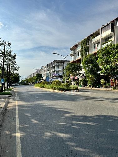 Bán nền đất 5x20, diện tích 100m², đường lớn 16m.