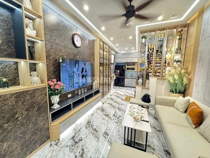 Nhà Đẹp Gần Đường Ô TÔ Tân Mai, Hoàng Mai 35m, 5 tầng, mt 3.7m, 10 tỷ