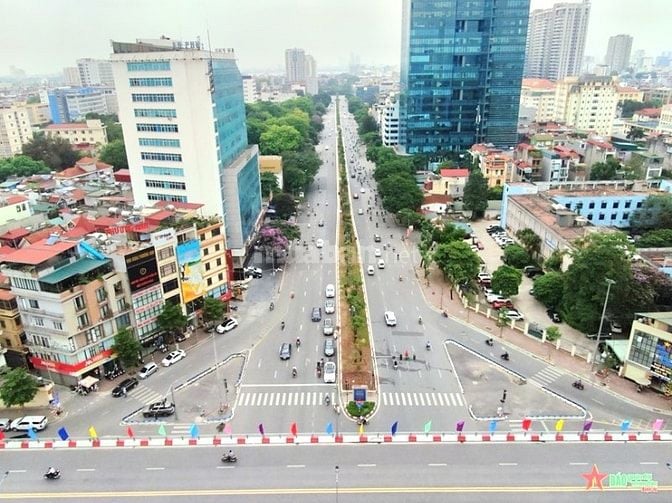 BÁN NHÀ HOÀNG QUỐC VIỆT, PHÂN LÔ, VỈA HÈ 40M2 X 4 TẦNG, MT4. 16,2 TỶ