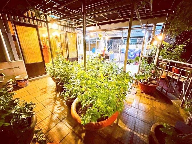 Quận 4: Bán nhà mặt tiền khu cao tầng. Ngang khủng 8m