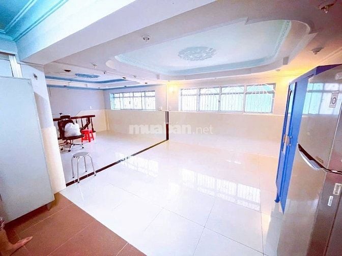Quận 4: Bán nhà mặt tiền khu cao tầng. Ngang khủng 8m