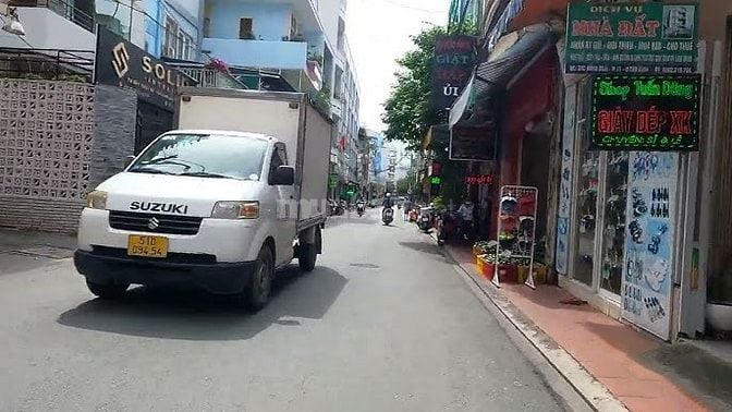 Mặt Tiền Đồng Xoài, p13, tân bình,dt: 4,3 x 4,2m, 4 tầng , chỉ 5tỷ250