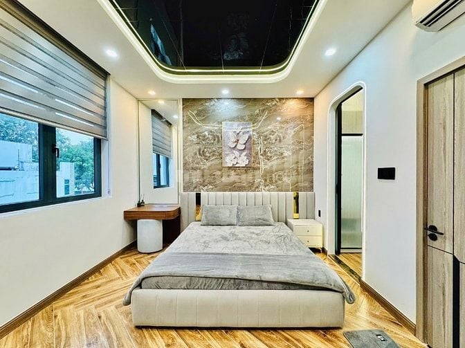CHỦ BÁN NHÀ GIÁ RẺ QUANG TRUNG ĐÚC 3LẦU NGANG 4,5M XE HƠI VÔ TRONG NHÀ