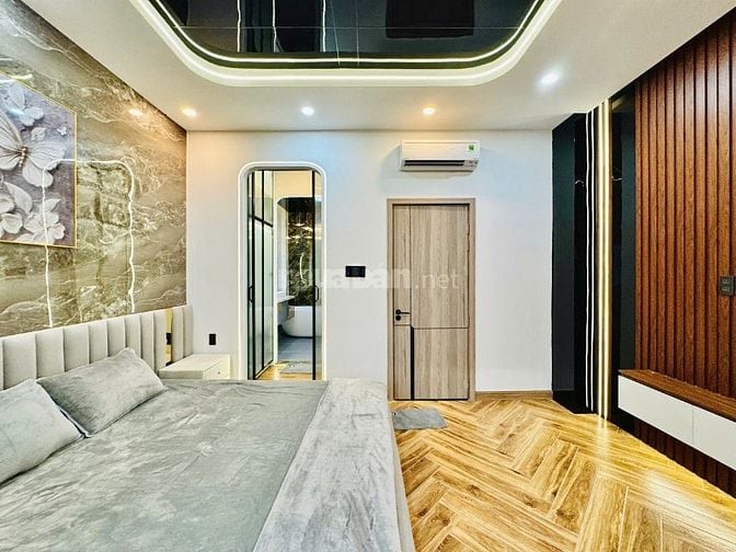 CHỦ BÁN NHÀ GIÁ RẺ QUANG TRUNG ĐÚC 3LẦU NGANG 4,5M XE HƠI VÔ TRONG NHÀ