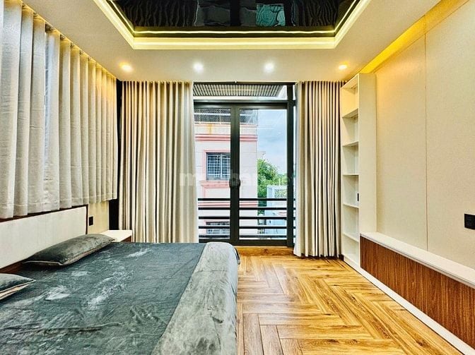 CHỦ BÁN NHÀ GIÁ RẺ QUANG TRUNG ĐÚC 3LẦU NGANG 4,5M XE HƠI VÔ TRONG NHÀ