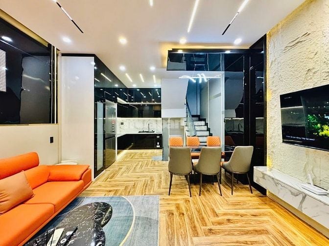 CHỦ BÁN NHÀ GIÁ RẺ QUANG TRUNG ĐÚC 3LẦU NGANG 4,5M XE HƠI VÔ TRONG NHÀ