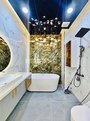 CHỦ BÁN NHÀ GIÁ RẺ QUANG TRUNG ĐÚC 3LẦU NGANG 4,5M XE HƠI VÔ TRONG NHÀ