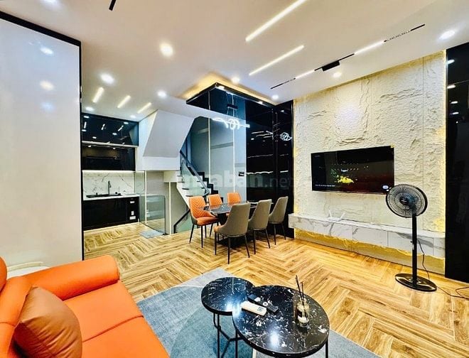 CHỦ BÁN NHÀ GIÁ RẺ QUANG TRUNG ĐÚC 3LẦU NGANG 4,5M XE HƠI VÔ TRONG NHÀ