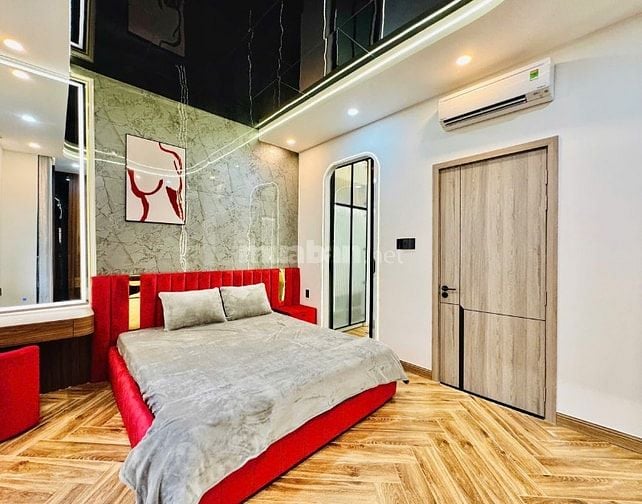 CHỦ BÁN NHÀ GIÁ RẺ QUANG TRUNG ĐÚC 3LẦU NGANG 4,5M XE HƠI VÔ TRONG NHÀ