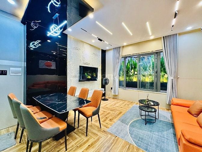 CHỦ BÁN NHÀ GIÁ RẺ QUANG TRUNG ĐÚC 3LẦU NGANG 4,5M XE HƠI VÔ TRONG NHÀ