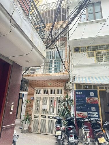 Cho thuê nhà ngõ 25 Triệu Việt Vương, DT 45m2 x 3 tầng, ngõ 5m, có sân