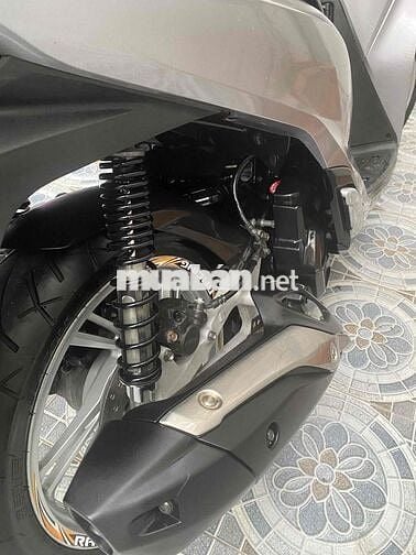 cần bán xe sh 125 nam.xe chính chủ.máy móc còn zin