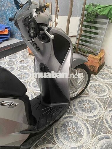 cần bán xe sh 125 nam.xe chính chủ.máy móc còn zin