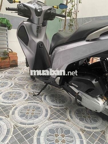 cần bán xe sh 125 nam.xe chính chủ.máy móc còn zin