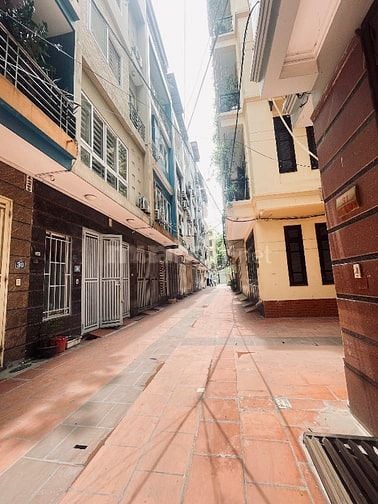 Bán nhà mặt Ngõ Lý thường kiệt- Quán sứ dt 60m mt 4,6 m x3 t giá 15 ty