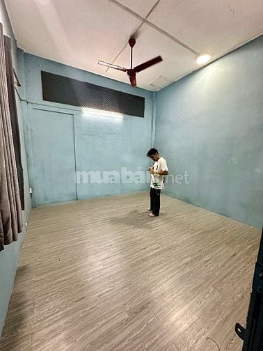 Phòng trọ mặt tiền đường Hoàng Hoa Thám Bình Thạnh