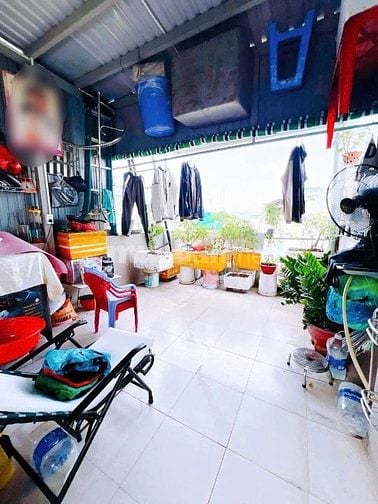 Bán nhà 4 tầng đường đoàn văn bơ. Khu yên tĩnh và an ninh.