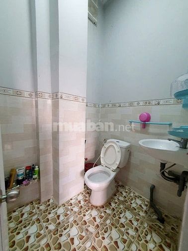 Cần sang tên nhà ở chợ Bình Chánh 85m2 sổ hồng riêng 