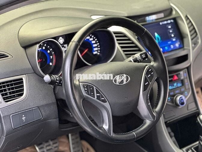 Hyundai Elantra 2015 1.8 AT - 76000 km