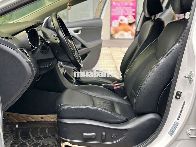 Hyundai Elantra 2015 1.8 AT - 76000 km