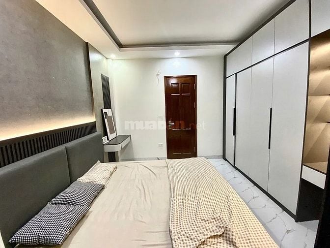 Nhà đẹp 5 tầng, diện tích 38m2 mặt tiền 4m, giá 6.15 tỷ đường Ngọc Hồi