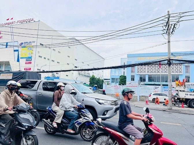 Bán nhà rẻ đẹp hxh 4 lầu (4,3x12) 600/12 ạ QUANG TRUNG P11 Gò Vấp
