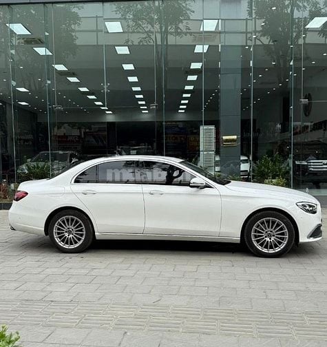 Bán Mercedes E200 Exclusive 2023, đăng ký 2025, lăn bánh 800 Km.