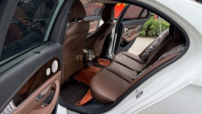 Bán Mercedes E200 Exclusive 2023, đăng ký 2025, lăn bánh 800 Km.