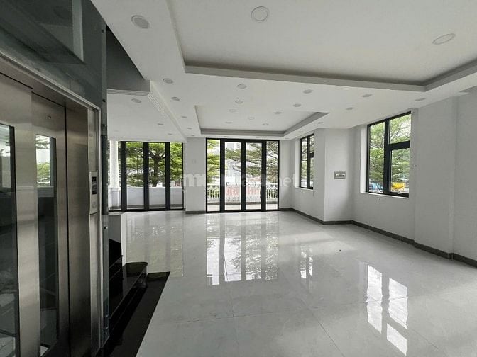 BÁN BT KHU NGGT DT:12,5X20M GIÁ BÁN 37 TỶ VỊ TRÍ ĐẸP 