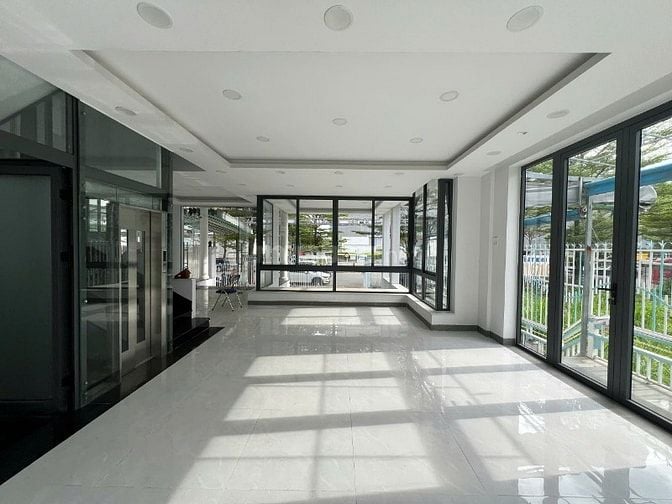 BÁN BT KHU NGGT DT:12,5X20M GIÁ BÁN 37 TỶ VỊ TRÍ ĐẸP 