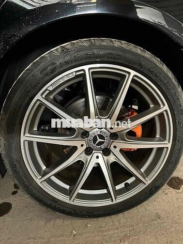 Mercedes Benz E Class 2021 E300 AMG 2.0 siêu đẹp.