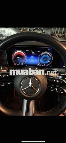 Mercedes Benz E Class 2021 E300 AMG 2.0 siêu đẹp.