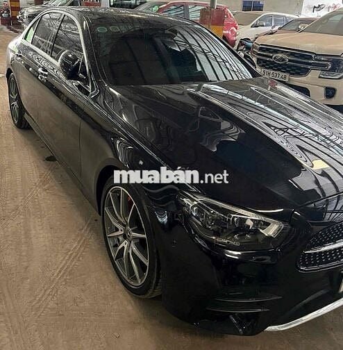 Mercedes Benz E Class 2021 E300 AMG 2.0 siêu đẹp.
