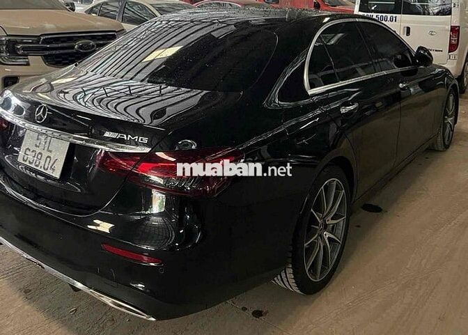 Mercedes Benz E Class 2021 E300 AMG 2.0 siêu đẹp.